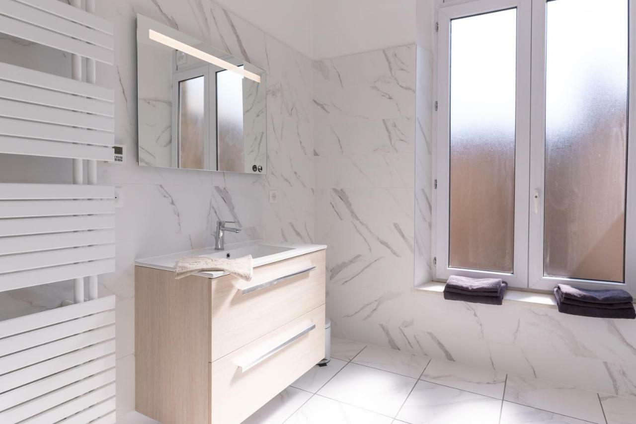 Suite Eugenie Charleville-Mezieres Bagian luar foto