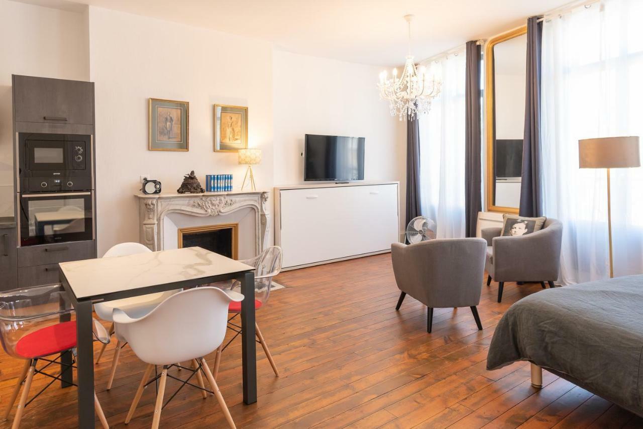 Suite Eugenie Charleville-Mezieres Bagian luar foto