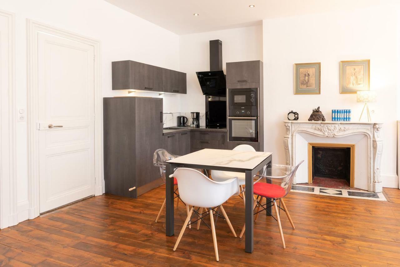 Suite Eugenie Charleville-Mezieres Bagian luar foto